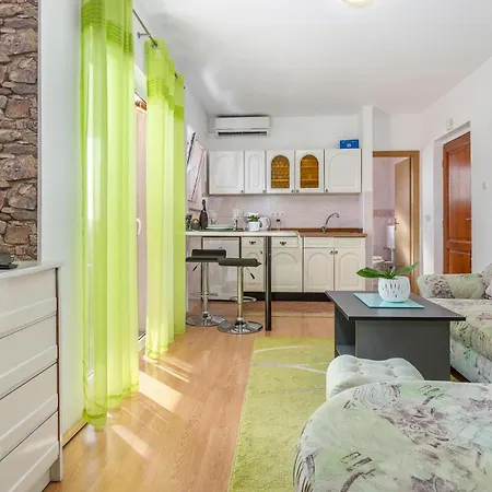 Awesome Apartment In Krk With Wifi Lejlighed *