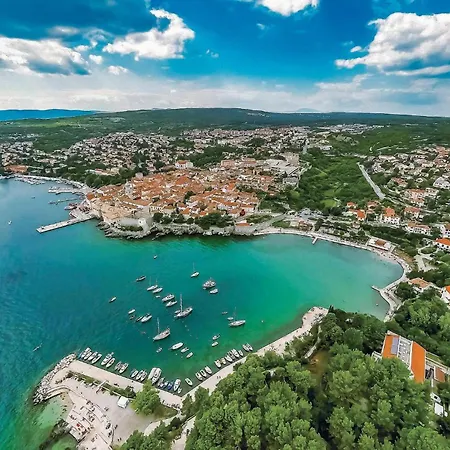Awesome Apartment In Krk With Wifi Lejlighed