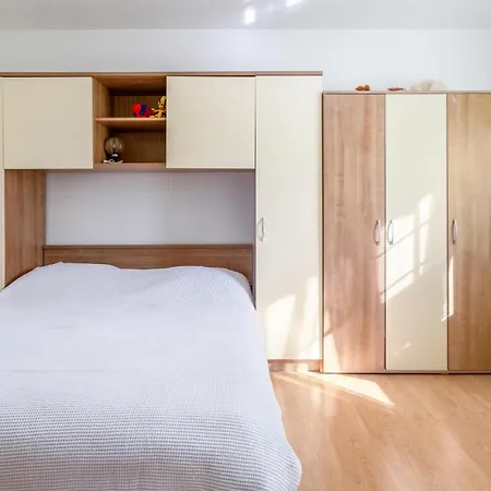 Apartman Gorgeous In Krk With Wifi
